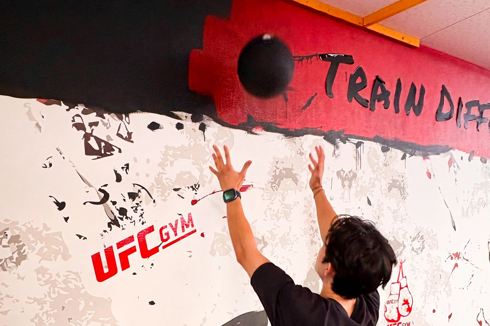 Wall Balls training at UFC Gym Komaki